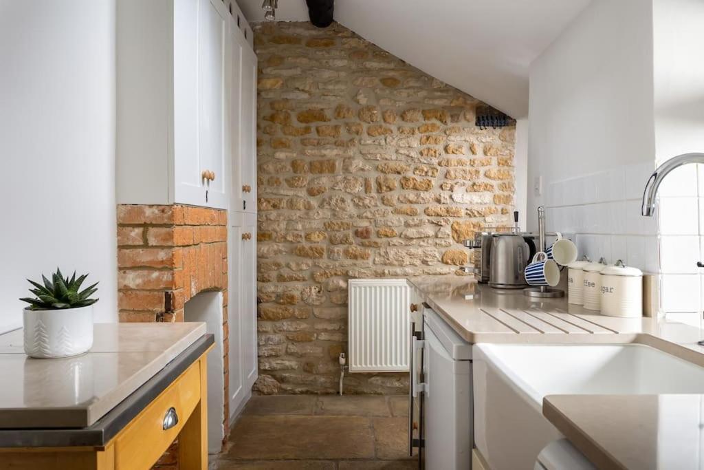Charming 17Th Century Cotswold Cottage Adlestrop Esterno foto