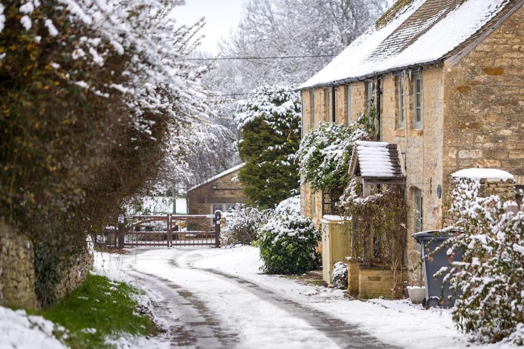 Charming 17Th Century Cotswold Cottage Adlestrop Esterno foto